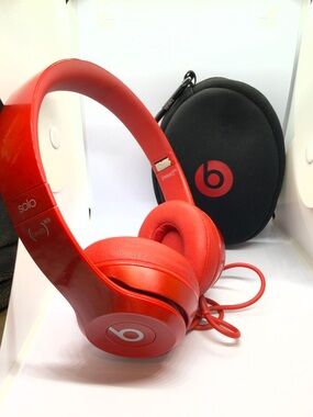 Beats by Dre Solo2 Wired On-Ear Headphones Red